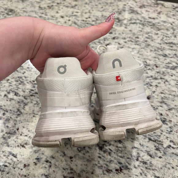 on cloud cloudnova 2 - Picture 4 of 8